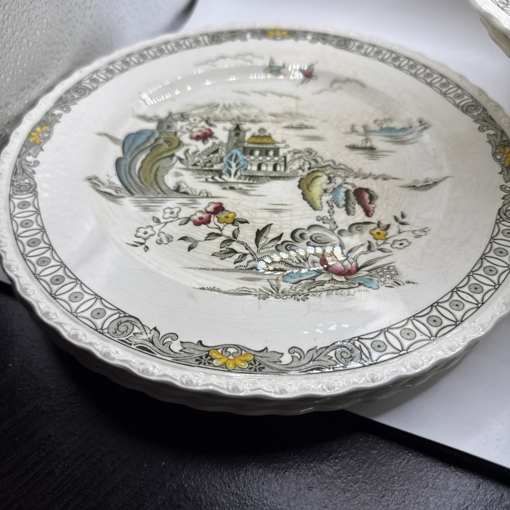 Vintage Mott Pagoda Dinner Plates Set Of Three